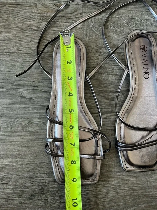 NWOT Metallic Bronze Strappy Lace-Up Sandals Women Size 5 - Picture 4 of 4